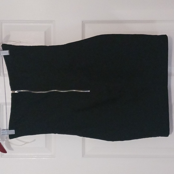 Large Strapless Mini Dress in Black - Picture 4 of 5